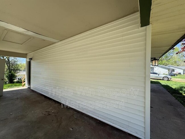 Building Photo - 7101 Brackleigh Dr