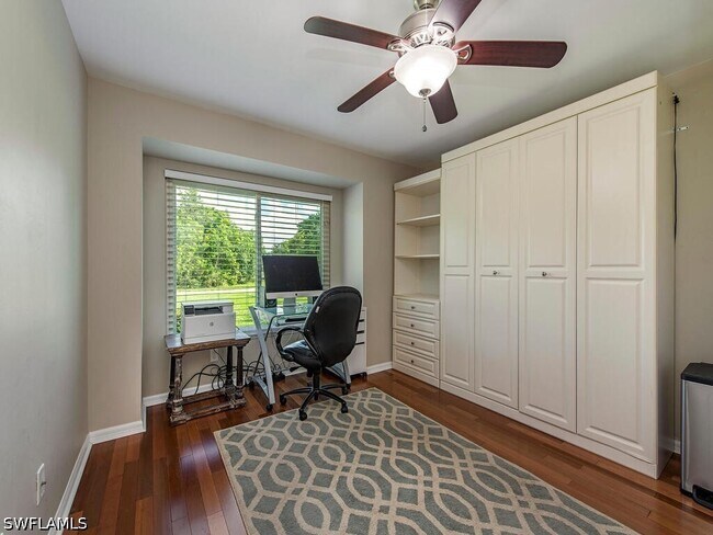 Building Photo - 1082 Capri Dr