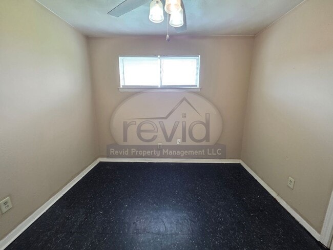 Building Photo - 2440 Charjean Cove