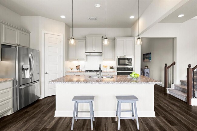 Building Photo - 132 Village Oak Dr