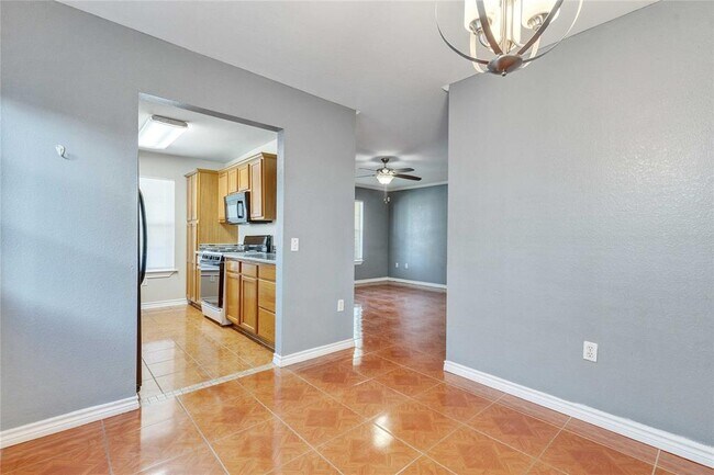 Building Photo - 1708 Lovingood Dr