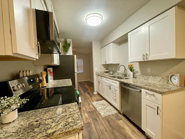 Interior Photo - City Walk Villas | 1 & 2 Bedroom Apartments in Mount Dora, FL