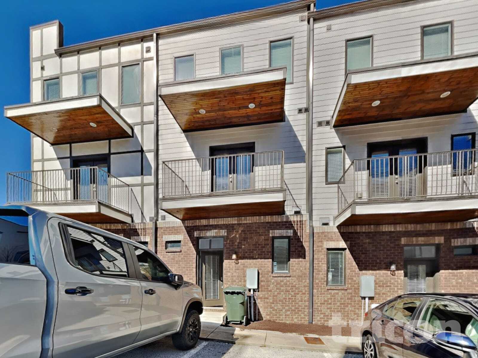 Building Photo - 6813 Charlotte Pike