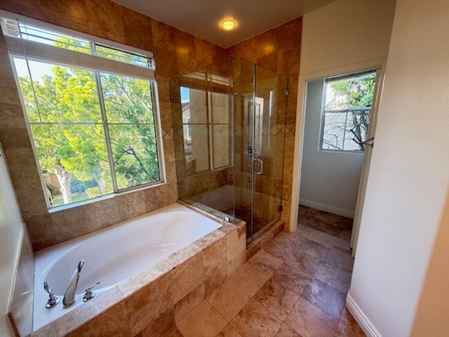 Building Photo - 3bdr Home located in the Prestigious Gated...