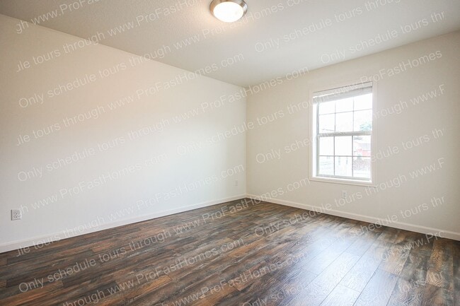 Building Photo - 13640 SE Madena Way
