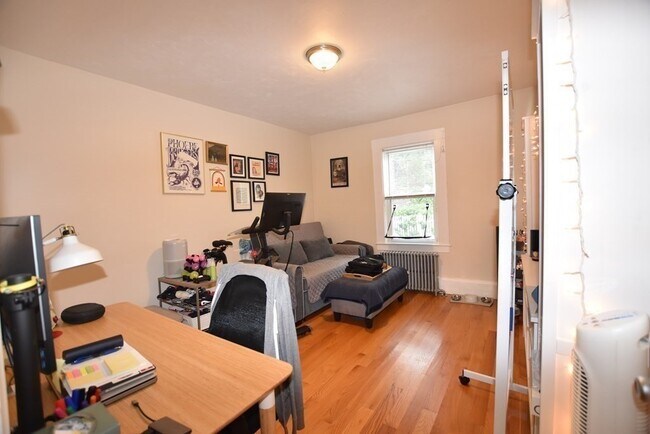 Building Photo - 23 Sawin St