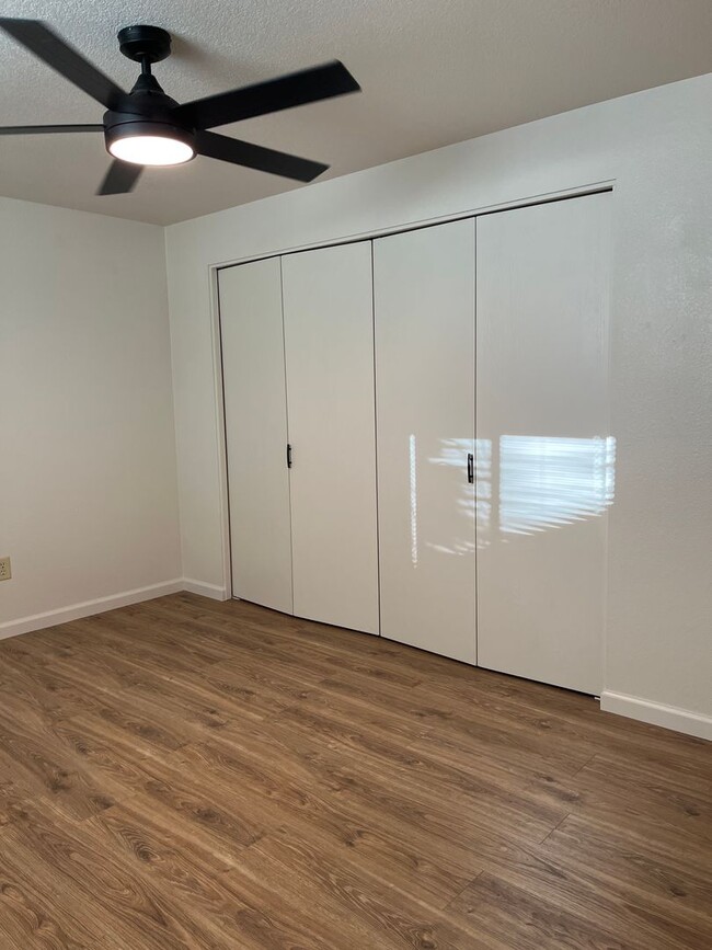 Building Photo - ROUNDHOUSE824