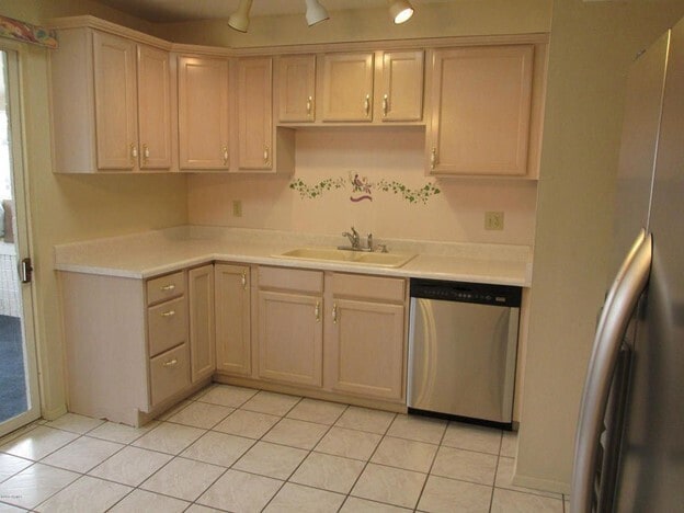 Building Photo - 2 Bedroom, 2 Bath Home Coming Soon!