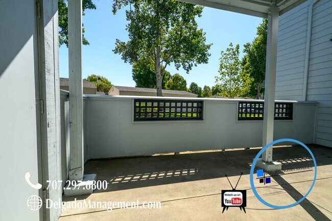 Building Photo - Glen Cove downstairs condo!