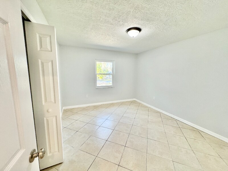 Building Photo - 1812 Quail Trail