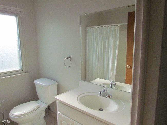 Building Photo - 37450 Charter Oaks Blvd
