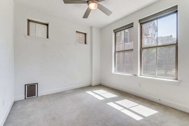 Building Photo - 2762 Yellow Jasmine Ln