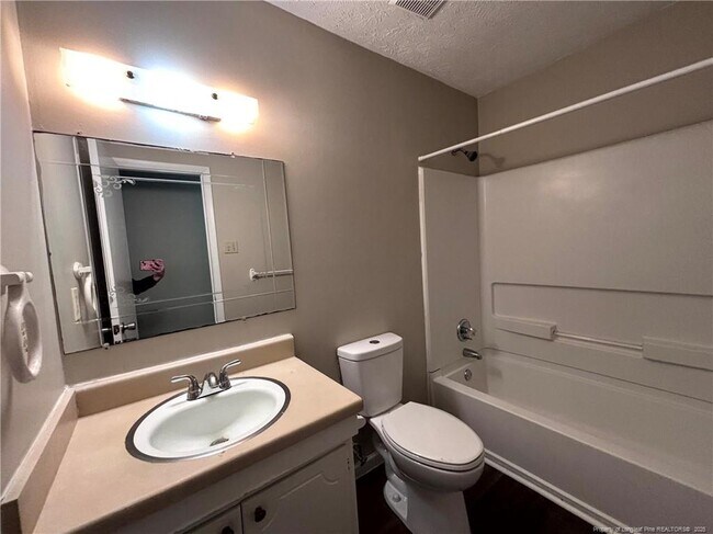 Building Photo - 1502 Diplomat Dr