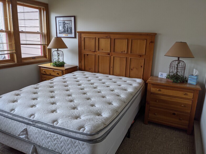 Building Photo - 6 Ferringway Cir