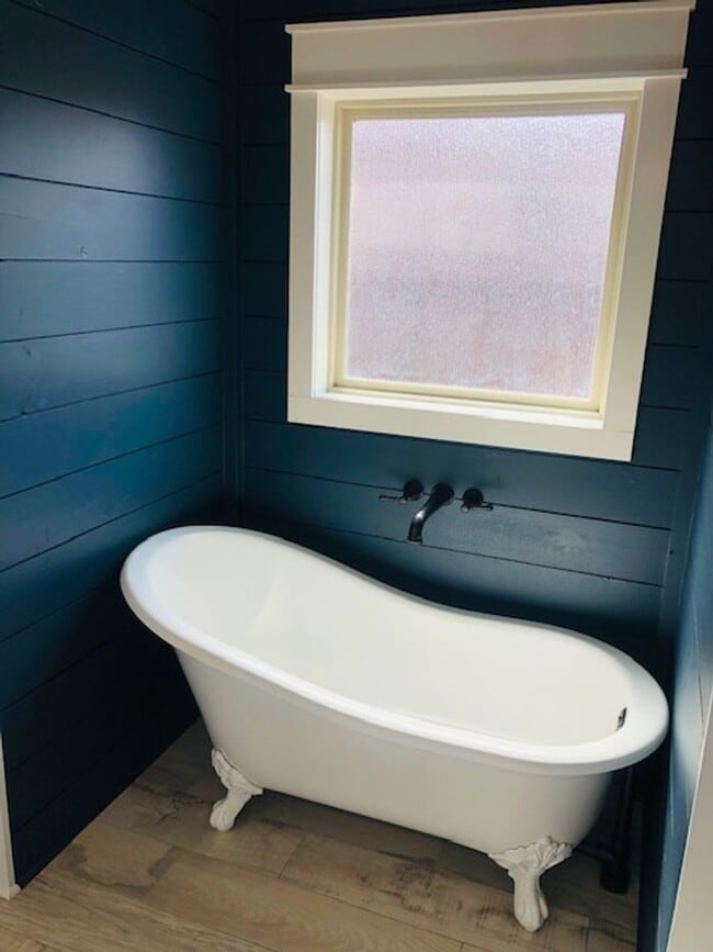 Building Photo - $250 OFF MOVE IN SPECIAL-TURTLE CREEK-GATED-BENTON-BEAUTIFUL HOME-NEAR CYPRESS BLACK BAYOU