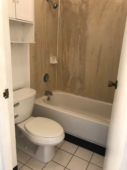 Building Photo - 2845 Waialae Ave