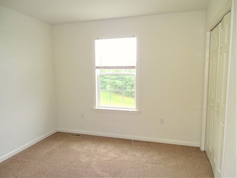 Building Photo - 641 Hamaker Rd