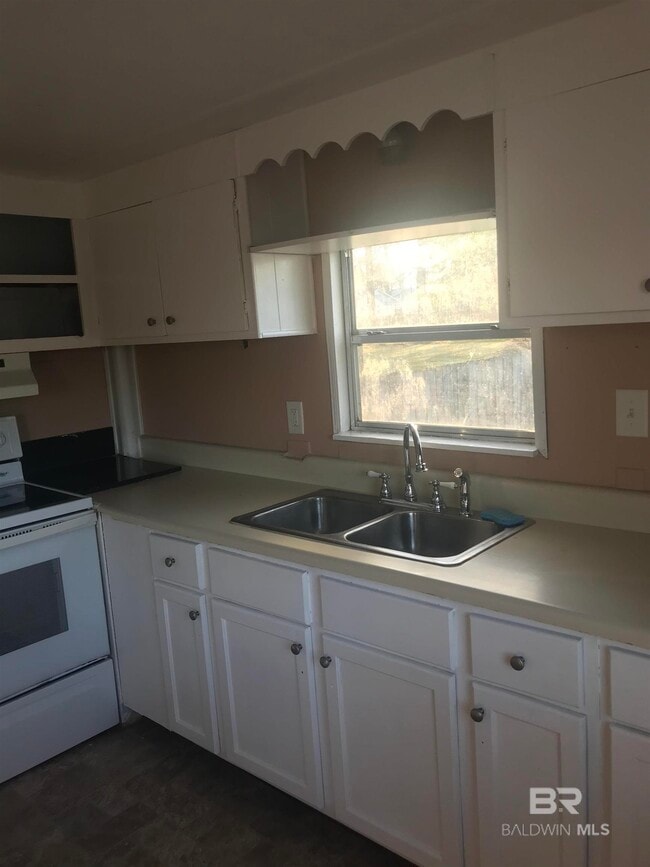 Building Photo - 20370 US-90