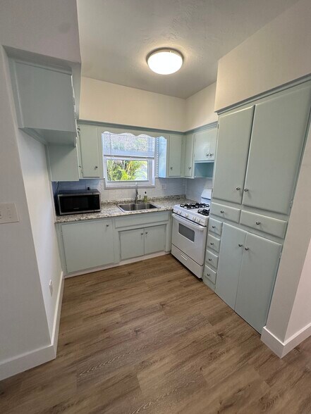 Building Photo - 13155 Emerald Dr