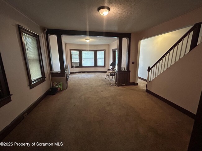 Building Photo - 1180 W Elm St