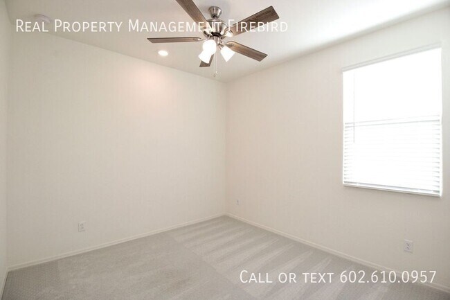Building Photo - 3037 W la Mirada Dr