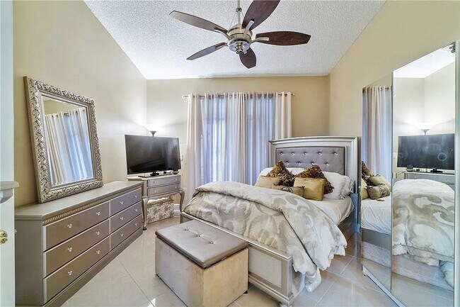 Building Photo - 8583 Jade Dr
