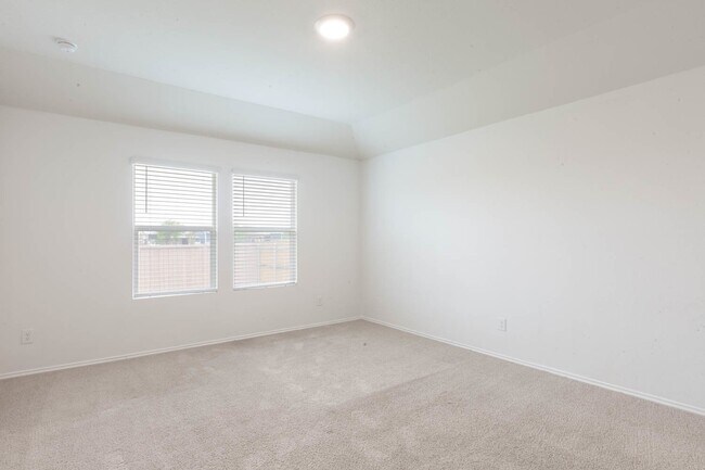 Building Photo - One Month FREE Rent!