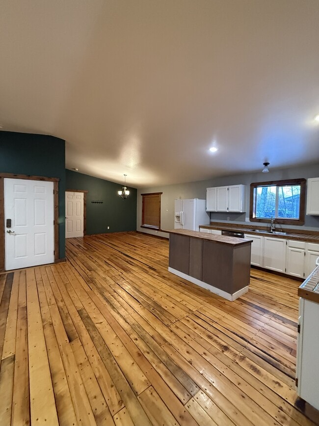 Building Photo - 6380 S Settlers Bay Dr