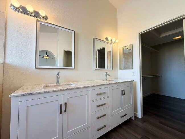 Building Photo - Spacious Garden Lakes Beauty – Vaulted Ceilings, 3-Car Garage & Stunning Upgrades!