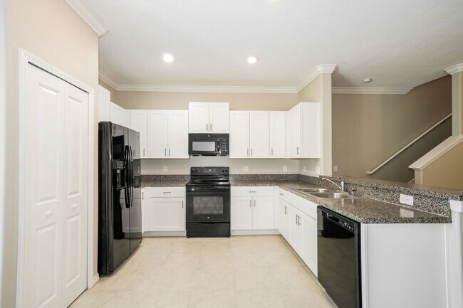 Building Photo - 1552 Cassius St