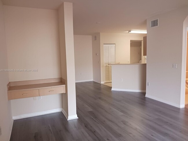 Building Photo - 102 Belmont Ln