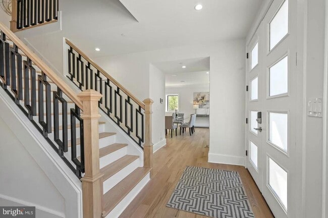 Primary Photo - 5805 Massachusetts Ave