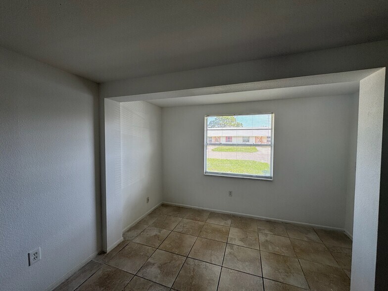 Building Photo - 7825 40th Avenue Dr W