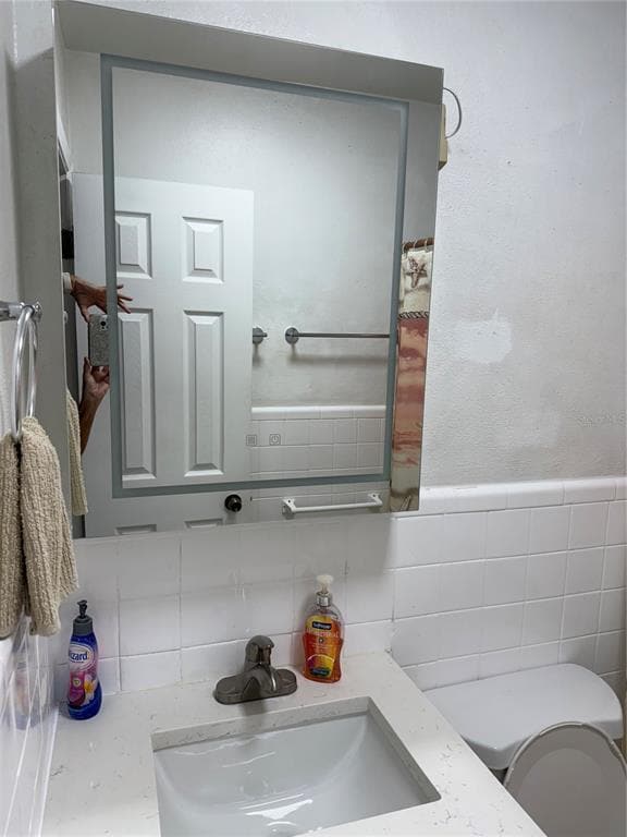 Building Photo - 3601 Saxon Dr