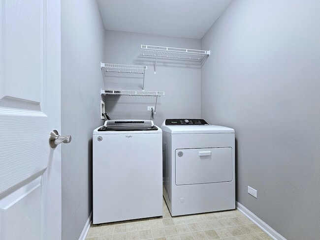 Building Photo - 464 Lancaster Dr