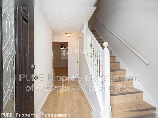 Building Photo - 2414 Leeward Ct