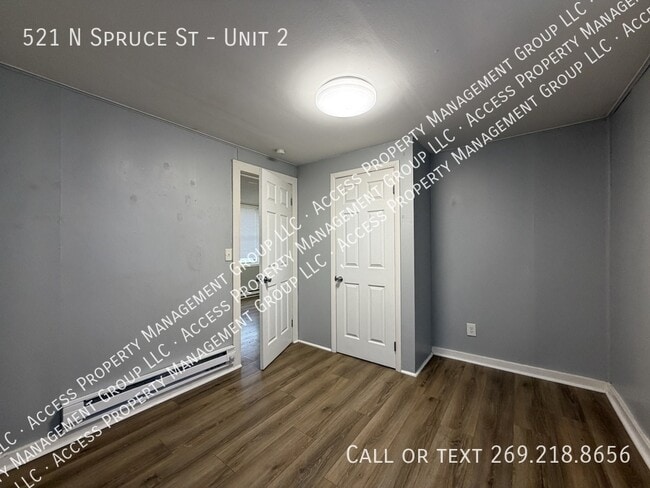 Building Photo - 521 Spruce St