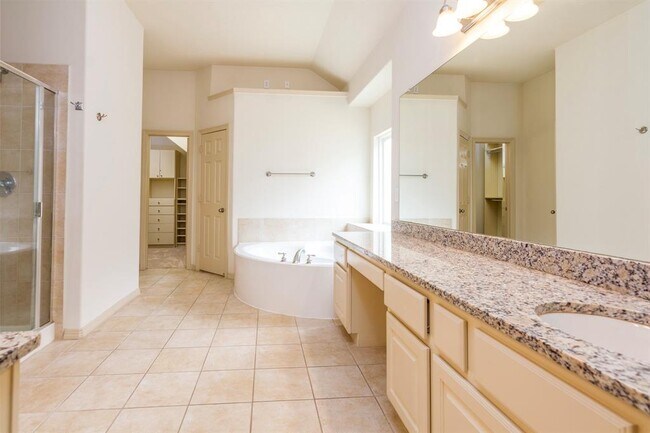 Building Photo - 62 S Longsford Cir