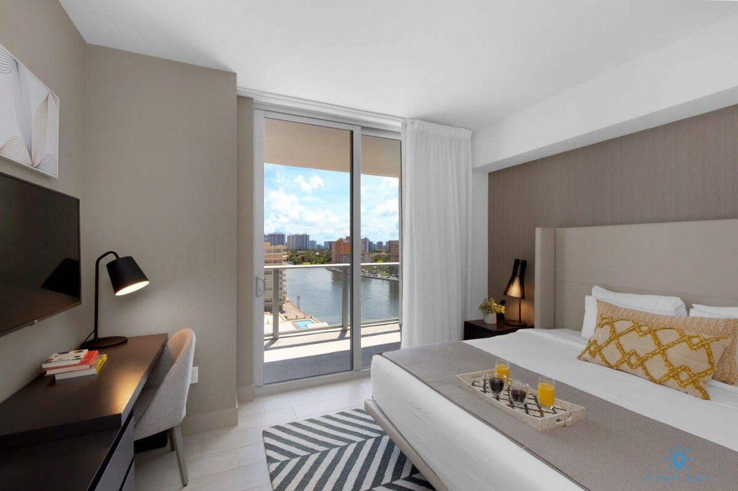 Building Photo - 4010 S Ocean Dr