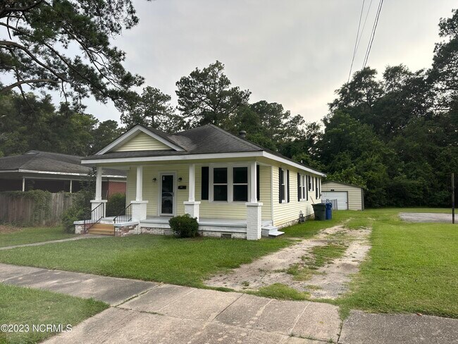 Building Photo - 1002 Fairfield Ave