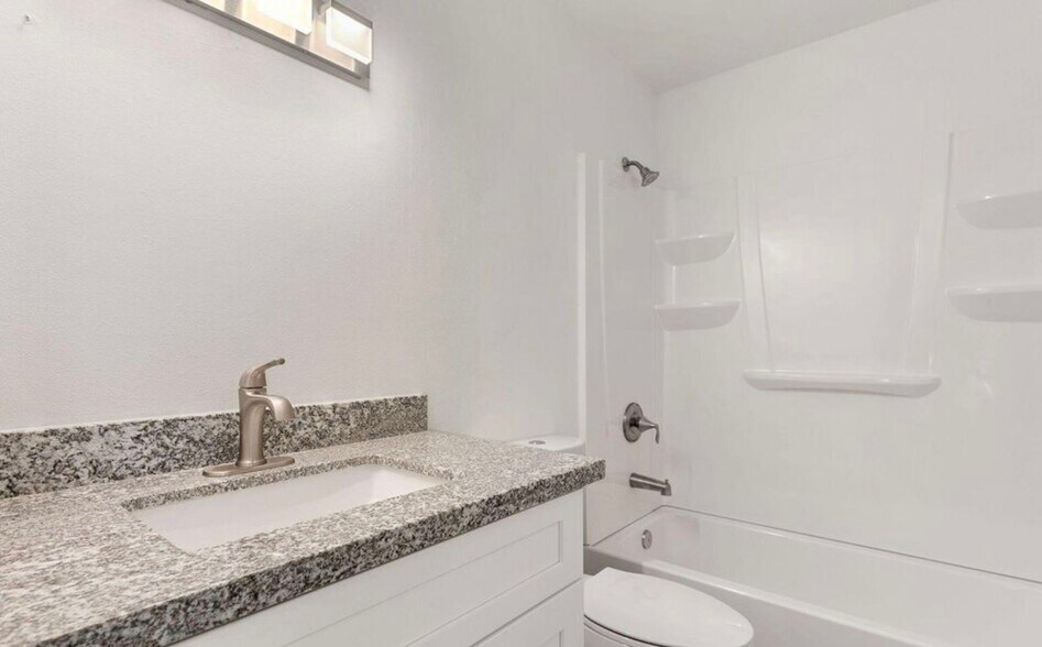 Upstairs bathroom2 - 225 N Standage