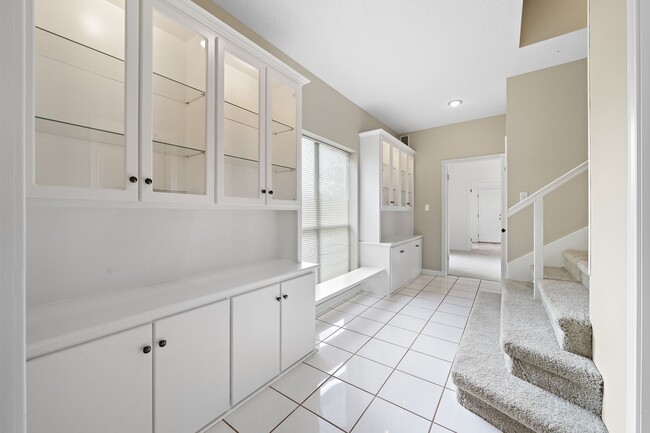Building Photo - 2523 Baycrest Dr