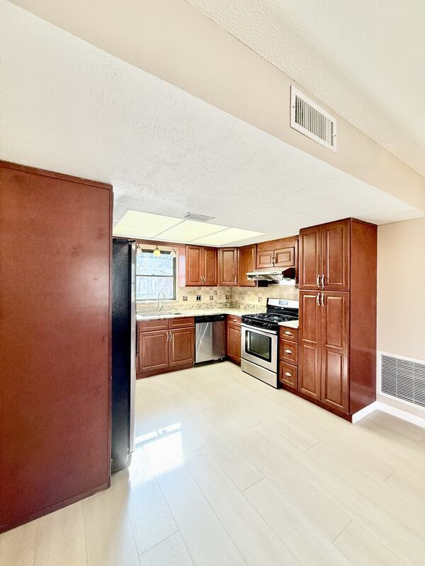 Building Photo - 12472 Monarch Cir