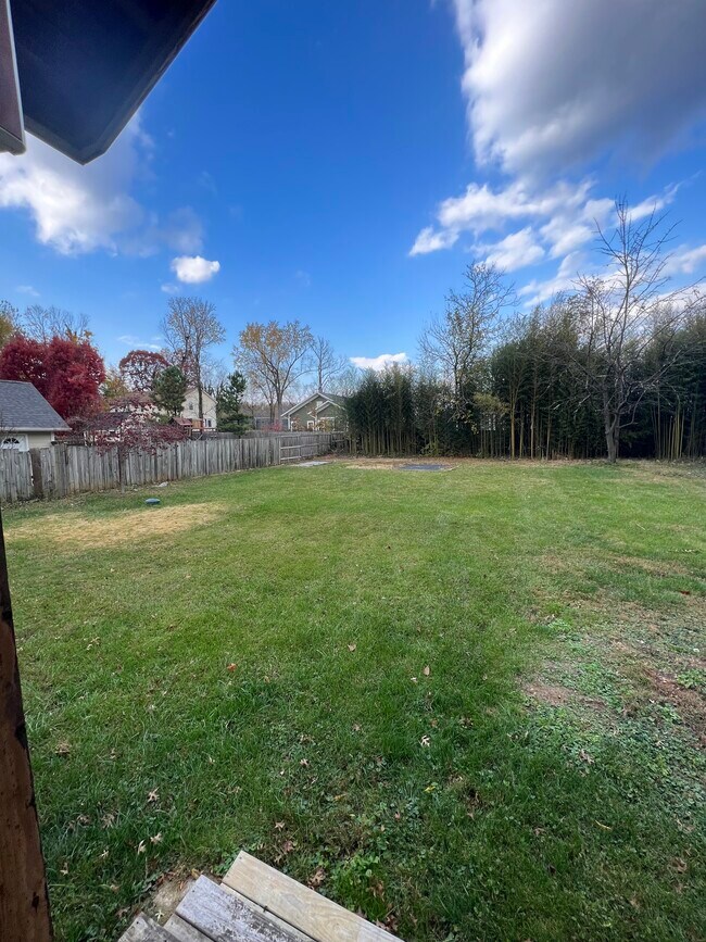 Building Photo - 10616 Oak Pl