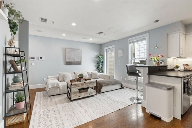 Building Photo - 12 Mohawk St