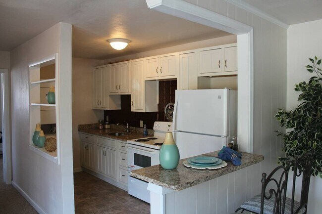 Building Photo - The Greenbrier Apartments