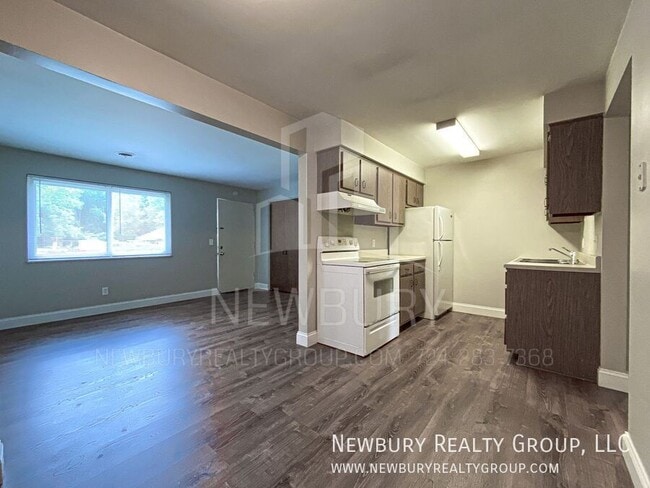 Building Photo - 108 St Andrews Dr