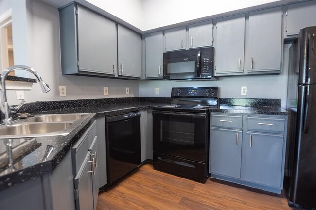 Building Photo - 2320 Gracy Farms Ln
