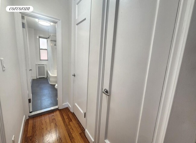 Building Photo - 3900 Greystone Ave