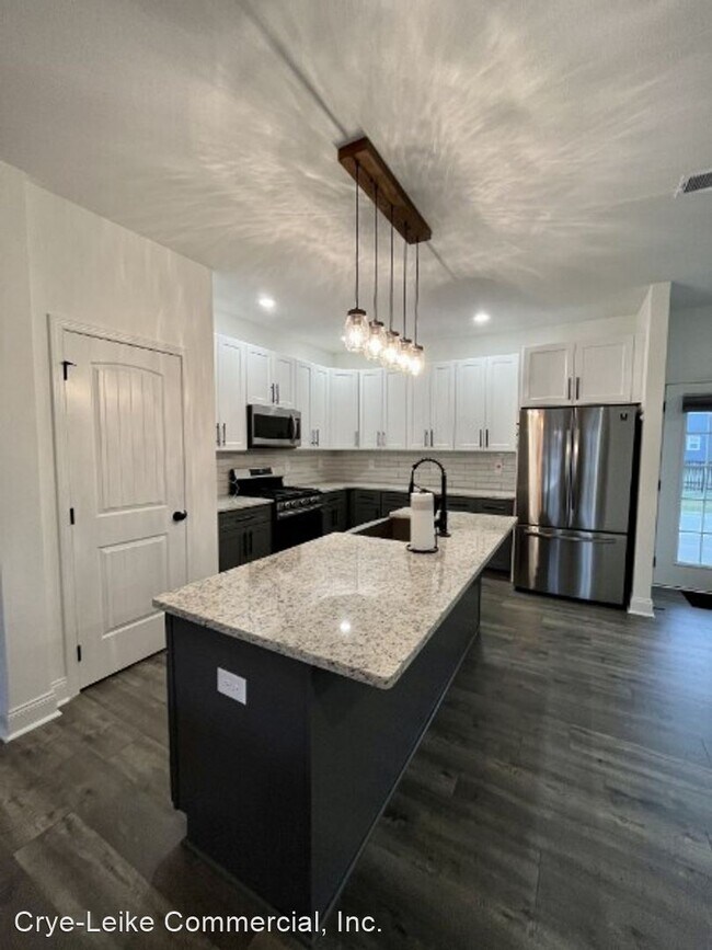 Building Photo - 3 br, 2.5 bath House - 520 Dexter Dr